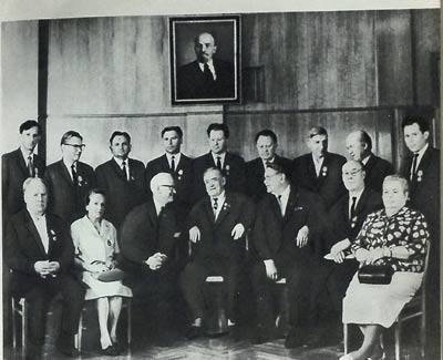 В.И. Козлов с группой награжденных 	белорусских ученых