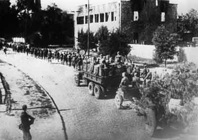 Советские войска вступают в Брест