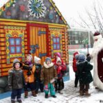 Дед Мороз и юные жители г. Минска в Центральном детском парке имени М. Горького