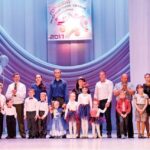 Участники регионального финала смотра-конкурса «Лучшая многодетная семья Витебщины-2017» на сцене Витебской областной филармонии