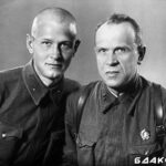 Белорусский писатель-драматург К.Крапива с сыном Борисом в годы Великой Отечественной войны