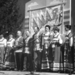 Выступление народного хора Климовичского районного Дома культуры на празднике труда