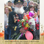 Ветеран Великой Отечественной войны Н.И.Мамошин во время празднования Дня Победы в г. Витебске