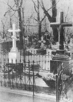 Могила Е.Ф. Карского на Смоленском кладбище в Ленинграде