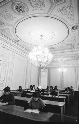 В читальном зале Гродненской областной библиотеки имени Е.Ф. Карского
