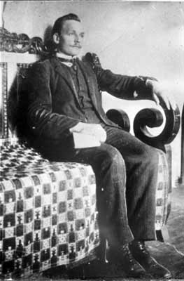 І. Луцэвіч  (Я. 
	Купала. 1909 г.)
