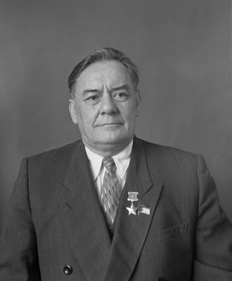 Председатель Президиума Верховного Совета БССР, Герой Советского Союза В.И. Козлов