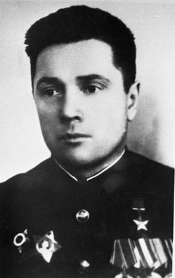 Герой Советского Союза В.Е. Лобанок
