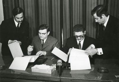 1-й заместитель Председателя Совета Министров СССР К.Т. Мазуров (2-й слева) за подписанием соглашения с Сирией