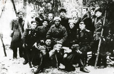 Встреча командования партизанской бригады имени В.М. Молотова Пинской области с регулярными частями Красной Армии
