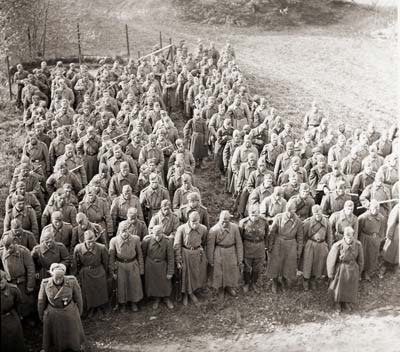 Солдаты 544-го стрелкового полка 152-й стрелковой дивизии на митинге