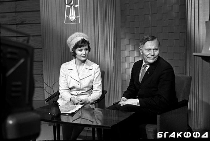 Выступление Г.И.Цитовича в студии Белорусского телевидения; слева - диктор З.Бондаренко