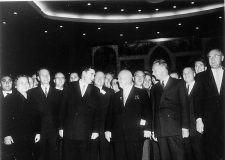 Во время встречи с советскими работниками секретариата ООН