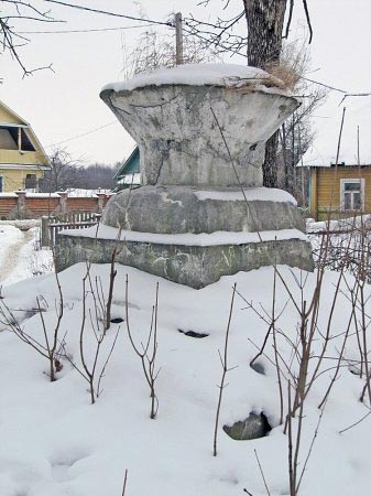Памятник участникам восстания 1863-1864 гг. (сохранился частично). д. Куренец Вилейского района