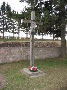 Мемориальный крест, установленный в память участников восстания 1863-1864 гг. г. Волковыск Волковысского района