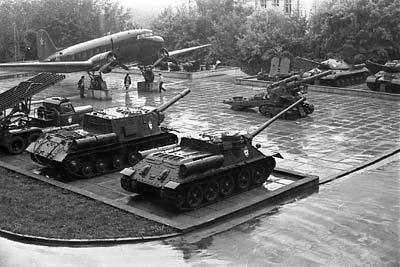 Боевая техника периода Великой Отечественной войны на открытой площадке музея истории Великой Отечественной войны