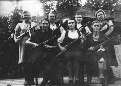 Девушки-партизанки отряда «Боевой» имени Дунаева Белостокского соединения