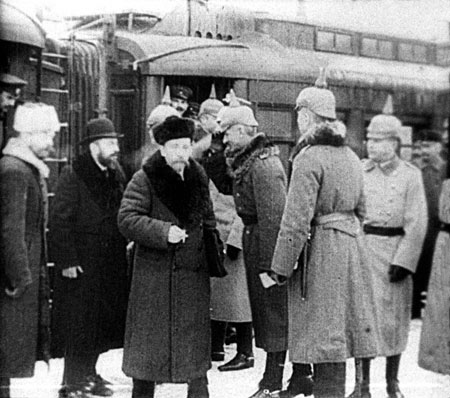 Приезд делегации России в г. Брест-Литовск для заключения мирного договора