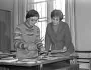 Сотрудники ЦГИА БССР Н.К. Булыга и Е.Л. Бравер. 1978 г.
