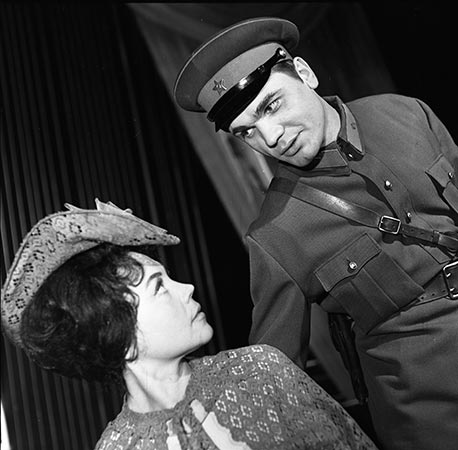 Сцена из комедии «Жаворонок»