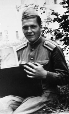 П.И. Климук, курсант Черниговского высшего авиационного училища (портрет)