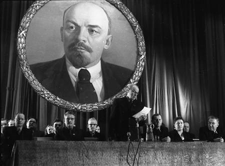 К.К.Крапива на общегородском собрании общественности г. Минска