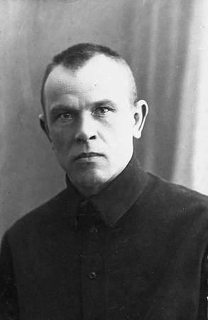 Студент литературно-лингвистического отделения педагогического факультета БГУ К.Крапива